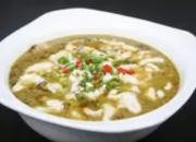 超详细的酸菜鱼做法：从选鱼到出锅，手把手教你复刻餐厅级酸辣鲜香